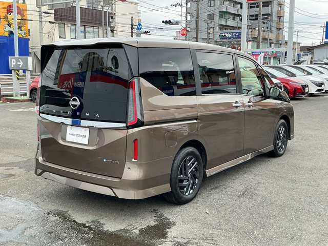 セレナ1.4 e-POWER ハイウェイスターV