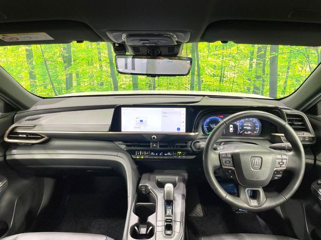 クラウンクロスオーバー2.5 G アドバンスト レザー パッケージ E-Four 4WD