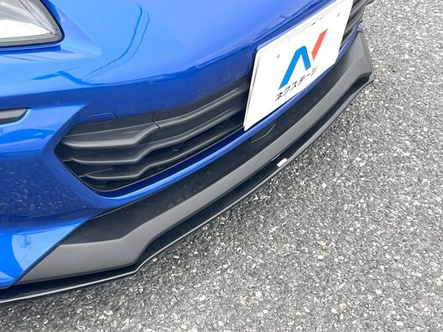 【STIエアロ】人気のSTIエアロを装備!クルマの外観がよりスタイリッシュになり、街中で存在感あふれる1台に♪将来買い替える時にもリセールに影響しやすく、価値ある人気の装備です!