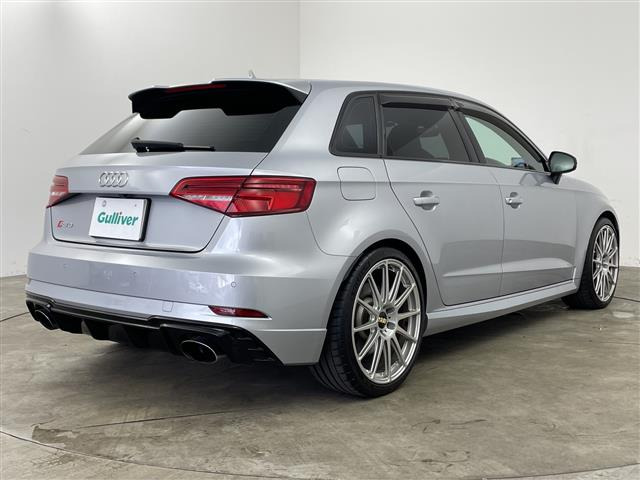 RS3スポーツバック2.5 4WD