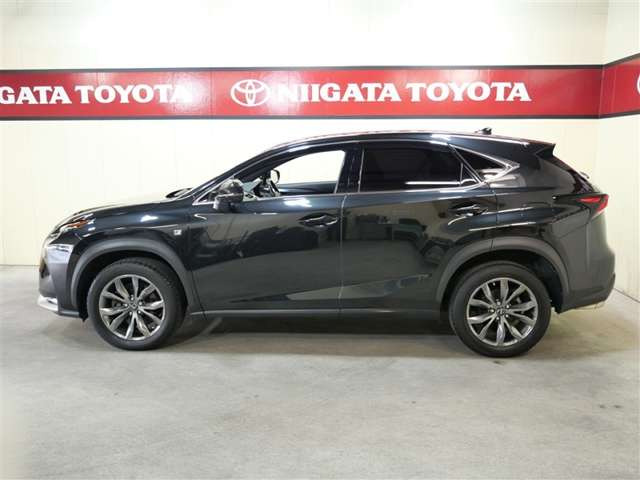 NX200t Fスポーツ 4WD