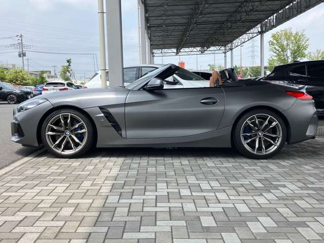 Z4M40i