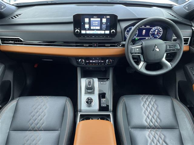 アウトランダーPHEV 2.4 P 4WD