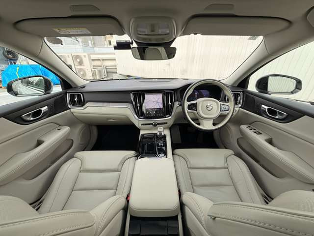 V60リチャージ PHEV T6 AWD アルティメット 4WD