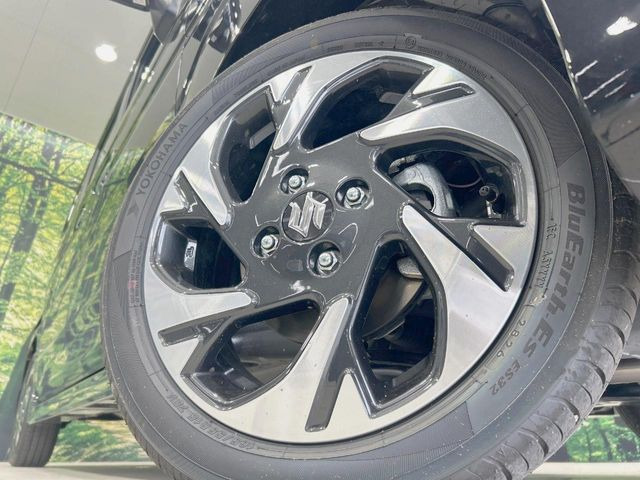 �y����15�C���`�A���~�z�C�[���z�O�ςɃ}�b�`���������A���~�z�C�[���𑕒����Ă���܂��B�e��ЊO�A���~�z�C�[����A�X�^�b�h���X�^�C�����戵�����Ă���܂��B���񂲑��k����������