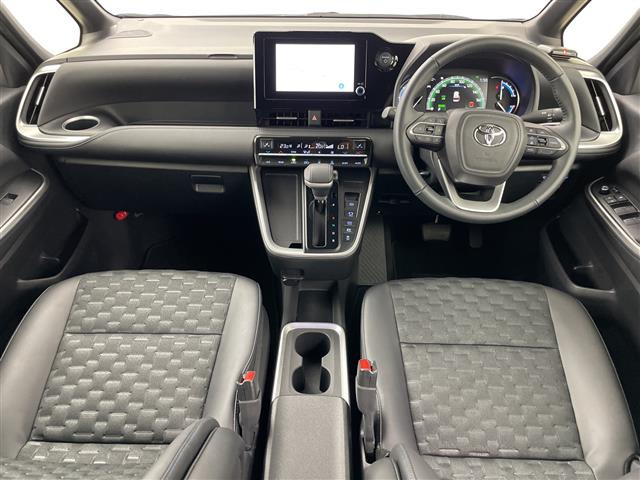 ヴォクシー1.8 ハイブリッド S-Z E-Four 4WD