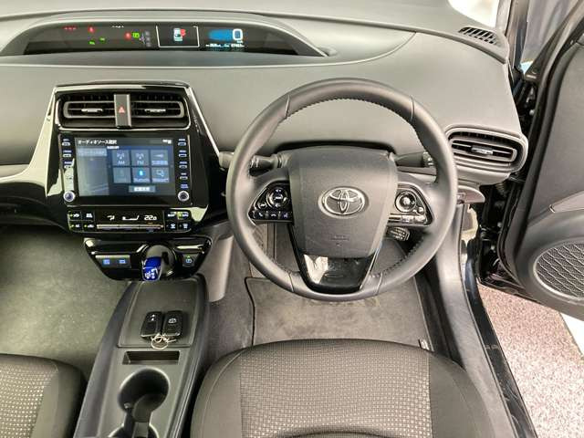 プリウス1.8 S