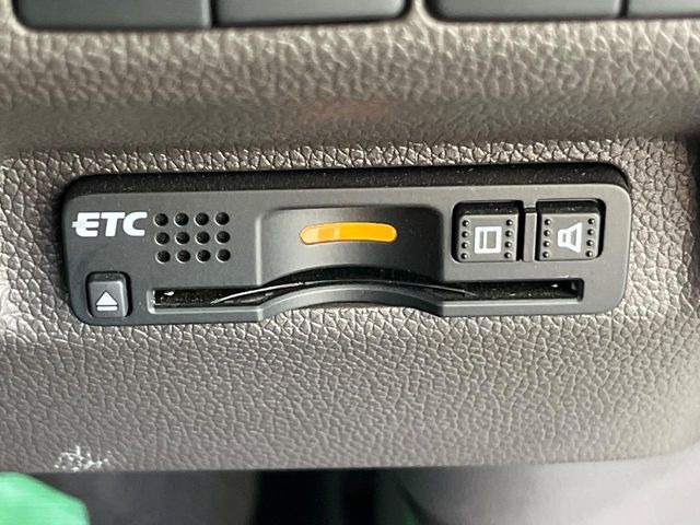 【ETC】高速道路の料金所をストレスなく通過!話題のスポットやサービスエリアに多い「スマートIC」利用時は必須のアイテムです。当店でセットアップを実施、ご納車当日からすぐにご利用いただけます!