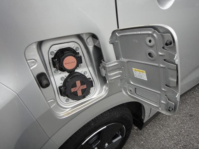 ★自宅でカンタン充電。街乗りも余裕の航続距離!家充電なら8時間で100%充電!フル充電で約180km走行可能!