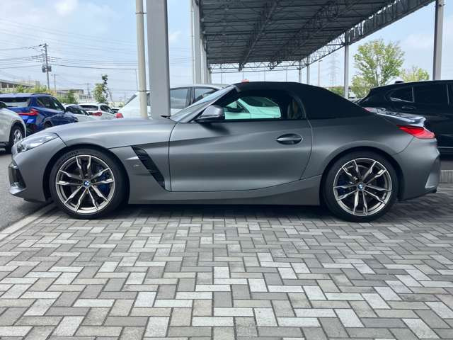 Z4M40i