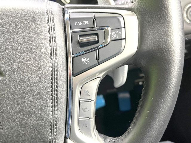 【レーダークルーズコントロール】高速道路での長距離走行が楽に!!自動で速度を保つクルーズコントロールが、衝突軽減システムと連携し、前方の車両を感知して車間を保つように速度調節してくれます!!