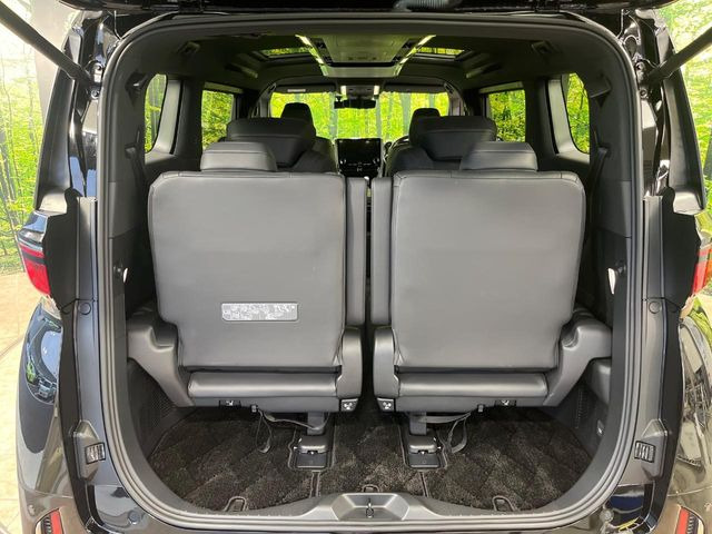 【パワーバックドア】スマートキーや運転席のボタンを押すだけでリアゲートが自動で開閉します!荷物を持っている時や、高い位置にあるバックドアを閉める際に便利な機能です♪