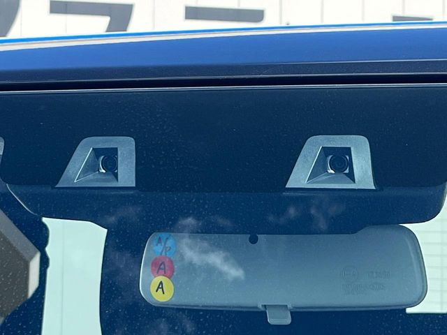 【スズキ セーフティサポート】走行中に前方の車両等を認識し、衝突しそうな時は警報とブレーキで衝突回避と被害軽減をアシスト。より安全にドライブをお楽しみいただけます。