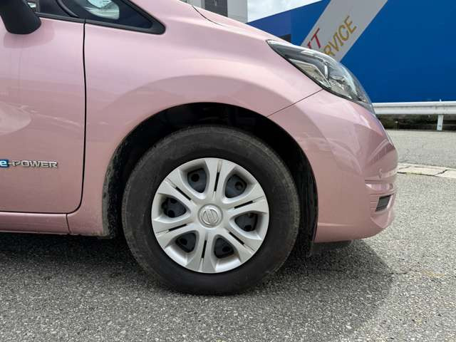 ���Ђ́A���q���܂̃j�[�Y�ɂ������o����悤�A�L�x�ȎԎ����葵���Ă���܂��B����芷���̍ۂ��A����A��낵�����肢�������܂��B