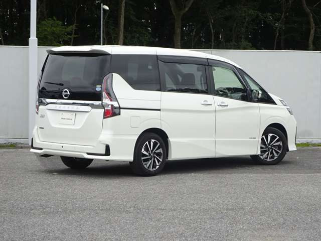 セレナ2.0 ハイウェイスターV