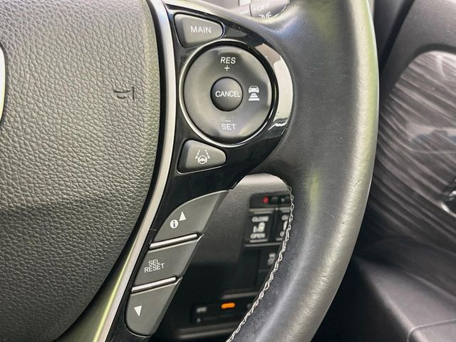 【アダプティブクルーズコントロール】高速道路での長距離走行が楽に!!自動で速度を保つクルーズコントロールが、衝突軽減システムと連携し、前方の車両を感知して車間を保つように速度調節してくれます!!