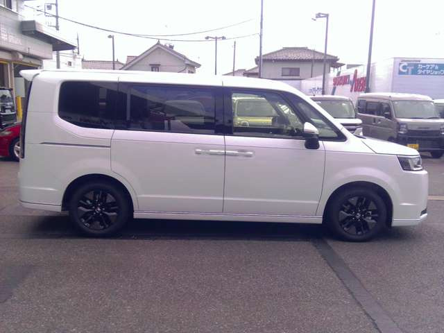 新車保証書完備!希望者にはメーカー保証の残りがあるため1.8万円でホンダのディーラーにて点検を実施し保証継承をいたします!