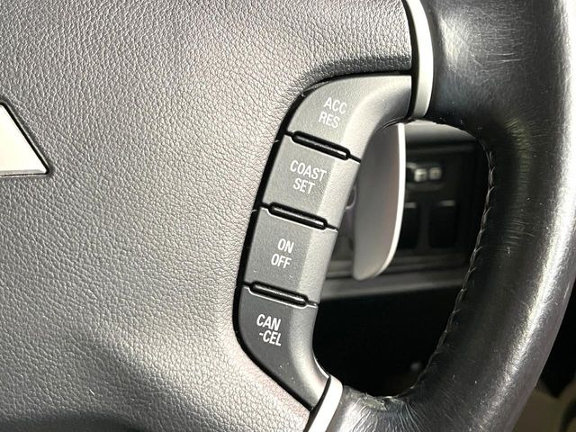 【クルーズコントロール】高速道路もラクラク走行。アクセルを離しても一定速度で走行ができ、長距離運転時の負担を軽減!加速・減速も簡単なスイッチ操作で調整できます。
