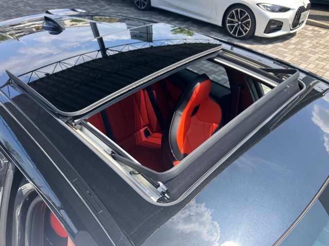 1シリーズM135i xドライブ 4WD
