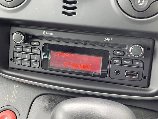 ��Bluetooth:���莝���̃X�}�[�g�t�H���ȂǂƐڑ����A�n���Y�t���[�ʘb��Տꊴ����~���[�W�b�N�Đ������y���݂��������܂��B�����ڑ��ł��̂Ŕς킵��������܂����