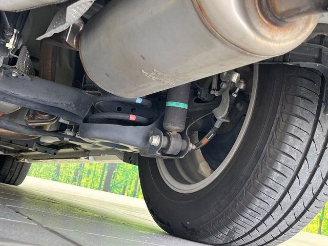 お車を安心してお乗りいただく為には、足回りの定期点検が欠かせません。サービスサポート(有償保証)では無料点検もご提供しており、安心のカーライフをお過ごしいただけるサポート体制が整っています。