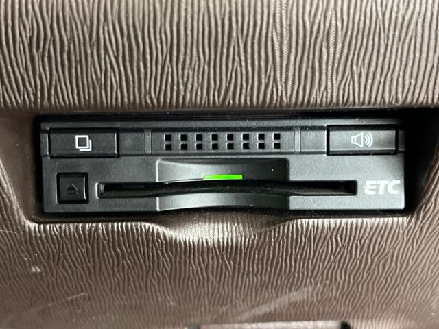 【ETC】高速道路の料金所をストレスなく通過!話題のスポットやサービスエリアに多い「スマートIC」利用時は必須のアイテムです。当店でセットアップを実施、ご納車当日からすぐにご利用いただけます!