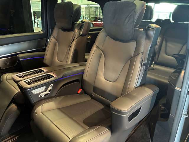 VクラスV220d エクスクルーシブ ロング プラチナスイート