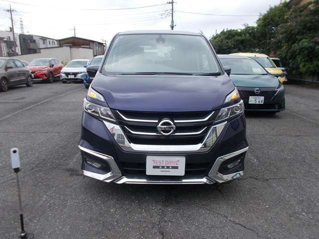 セレナ2.0 ハイウェイスター Vセレクション 4WD