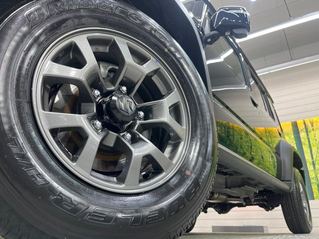 �y�����A���~�z�C�[���z�O�ςɃ}�b�`���������A���~�z�C�[���𑕒����Ă���܂��B�e��ЊO�A���~�z�C�[����A�X�^�b�h���X�^�C�����戵�����Ă���܂��B���񂲑��k����������