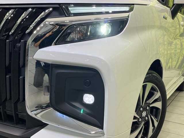 【LEDヘッドライト】悪天候や夜間走行時も良好な視界を確保し安心して運転できる高輝度LEDヘッドライトを装備!点灯速度が早く、消費電力も抑えられています。