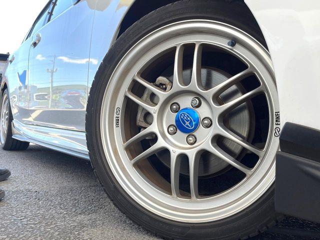 �yENKEI��18�C���`�A���~�z�C�[���z��l�C���[�J�[�̃z�C�[���𑕔���y�ʁE���d�x�̃A���~�z�C�[���́A�n���h�����O�E�����ȂǁA����̎������サ�Ă���܂���