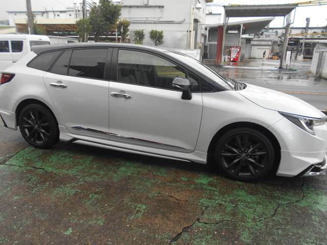 カローラツーリング1.8 ハイブリッド W×B