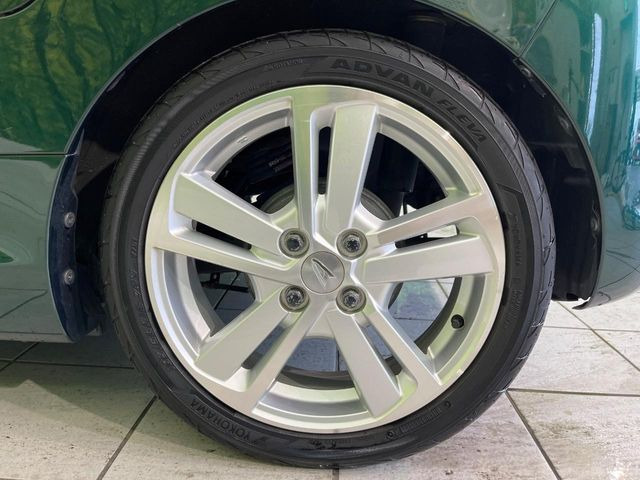 �y����16�C���`�A���~�z�C�[���z�O�ςɃ}�b�`���������A���~�z�C�[���𑕒����Ă���܂��B�e��ЊO�A���~�z�C�[����A�X�^�b�h���X�^�C�����戵�����Ă���܂��B���񂲑��k����������