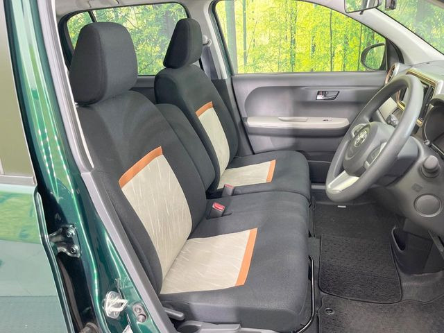運転席シート廻りは使用感も少なく、良好な状態となっています。丁寧に使われていたことがよくわかりますね。
