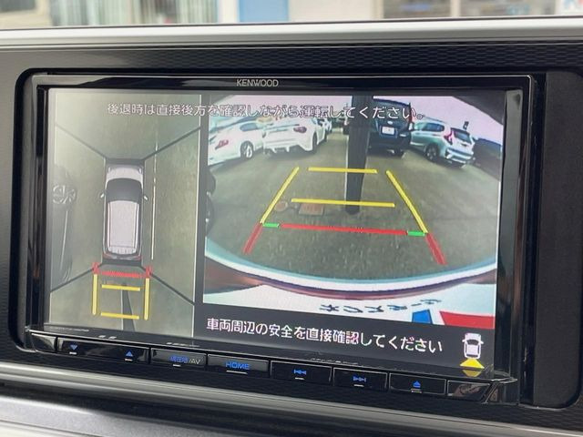 【パノラマモニター】専用のカメラにより、上から見下ろしたような視点で360度クルマの周囲を確認することができます☆死角部分も確認しやすく、狭い場所での切り返しや駐車もスムーズに行えます。