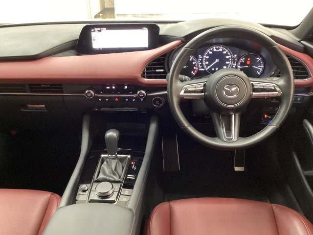 MAZDA3ファストバック2.0 X バーガンディ セレクション 4WD