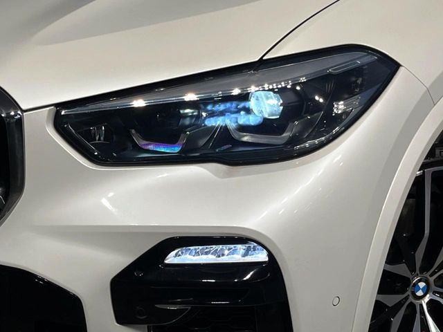 ●LEDヘッドライト:夜間走行時も良好な視界を確保し安心して運転できる高輝度LEDヘッドライトを装備!点灯速度が早く、消費電力も抑えられています。