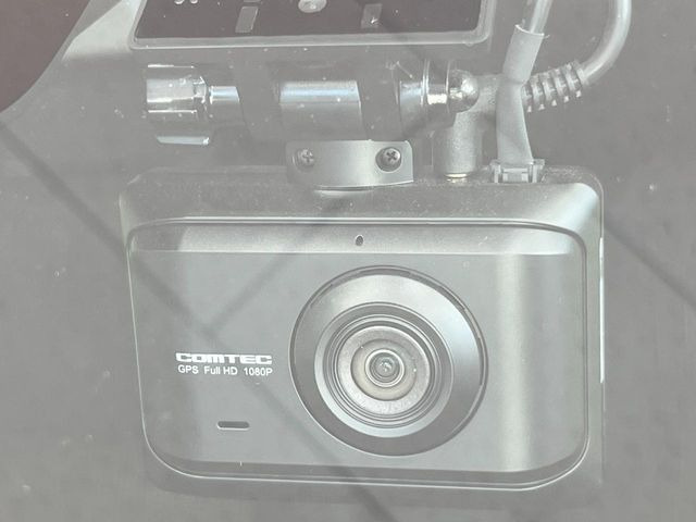 【ドライブレコーダー】ドライブレコーダー装備!走行中はもちろん、あおり運転や事故に遭遇した際、映像で記録し、万一のリスクに備えます。※記録用SDカードはお客様ご自身でご準備いただく必要があります。