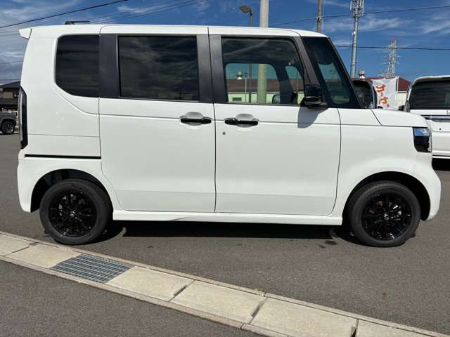 N-BOXカスタムブラック スタイル 4WD