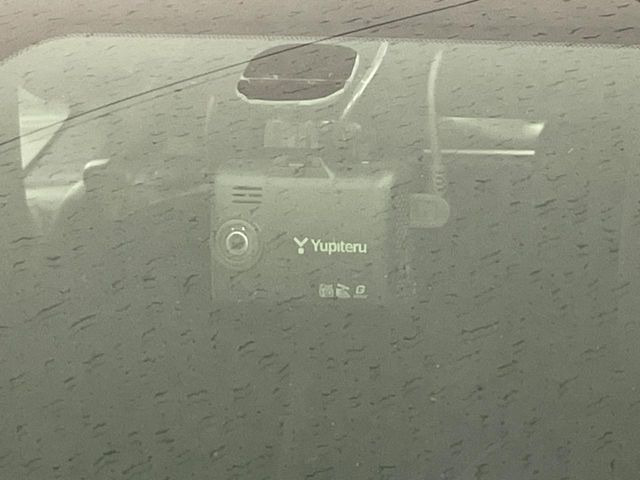【ドライブレコーダー】ドライブレコーダー装備!走行中はもちろん、あおり運転や事故に遭遇した際、映像で記録し、万一のリスクに備えます。※記録用SDカードはお客様ご自身でご準備いただく必要があります。