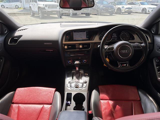 S5スポーツバック3.0 4WD