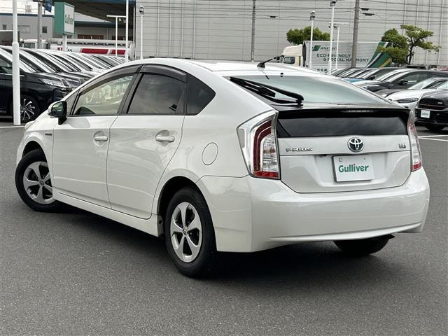 プリウス1.8 S