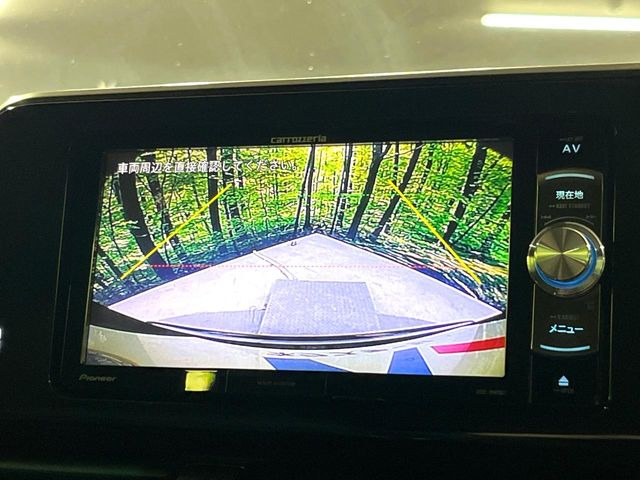 【バックカメラ】駐車時に後方がリアルタイム映像で確認できます。大型商業施設や立体駐車場での駐車時や、夜間のバック時に大活躍!運転スキルに関わらず、今や必須となった装備のひとつです!