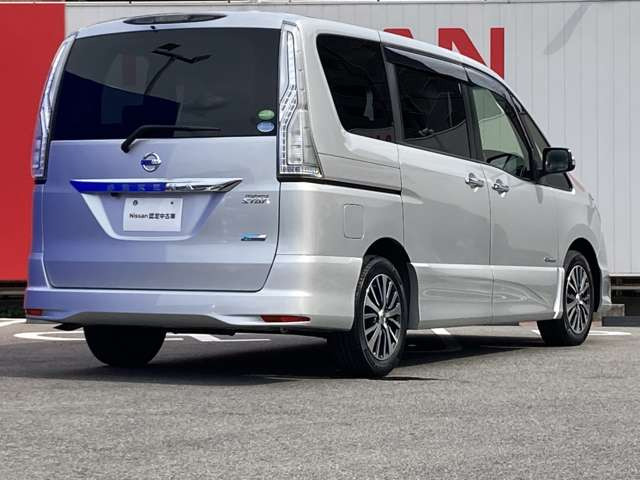 セレナ2.0 ハイウェイスター Vセレクション+Safety S-HYBRID