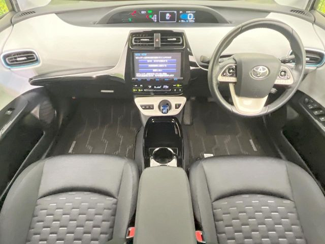 プリウスPHV1.8 S