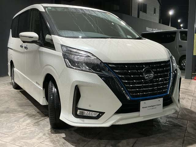 セレナ1.2 e-POWER ハイウェイスターV