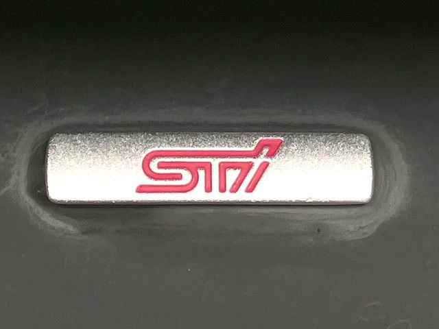 【STIエアロ】人気のSTIエアロを装備!クルマの外観がよりスタイリッシュになり、街中で存在感あふれる1台に♪将来買い替える時にもリセールに影響しやすく、価値ある人気の装備です!