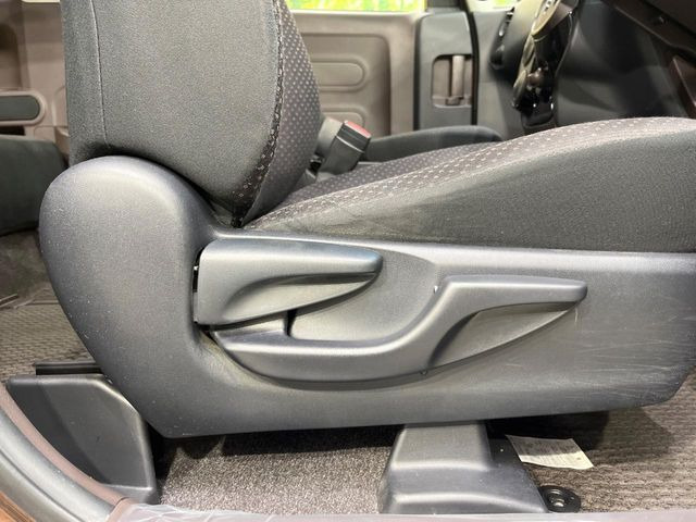 ドライバーによって運転しやすいポジションは異なり、あの車はどうなのか不安なこともありますよね。気になるお車は店頭で乗り込んでご確認いただけます♪