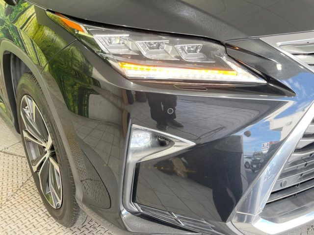 【シーケンシャルターンランプ付きLEDヘッドライト】人気の『流れるウィンカー』付きのLEDヘッドライトを装備♪高級感はもちろん、点灯時は存在感たっぷりで他車からも認識されやすく安心です。