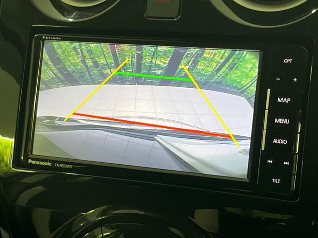 【バックカメラ】駐車時に後方がリアルタイム映像で確認できます。大型商業施設や立体駐車場での駐車時や、夜間のバック時に大活躍!運転スキルに関わらず、今や必須となった装備のひとつです!